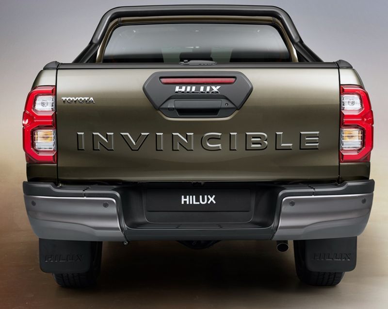 Toyota Hi-lux 2.8d-4d xc 4wd invincible 150kW aut