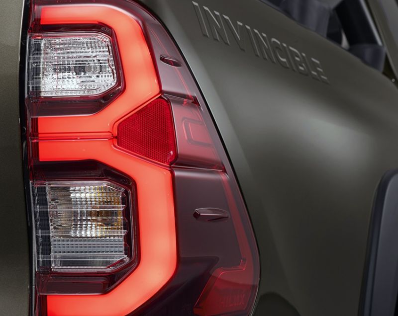 Toyota Hi-lux 2.8d-4d xc 4wd invincible 150kW aut