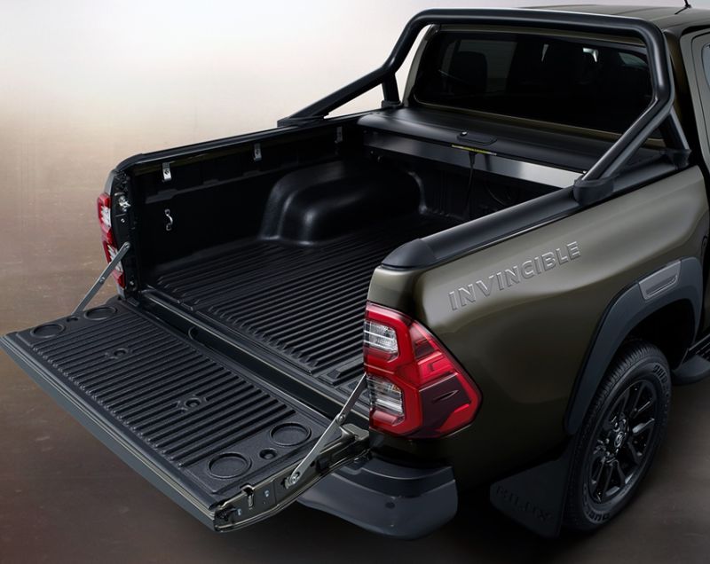 Toyota Hi-lux 2.8d-4d xc 4wd invincible 150kW aut