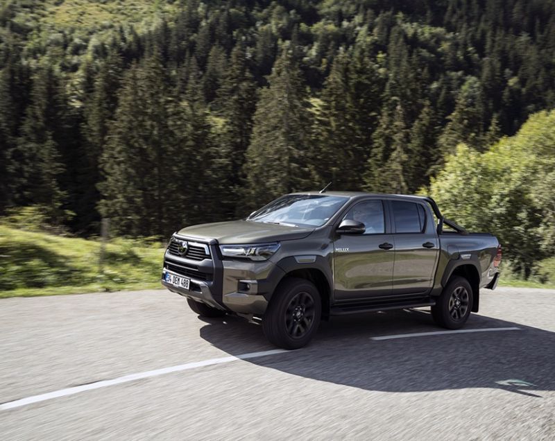 Toyota Hi-lux 2.8d-4d xc 4wd professional 150kW aut