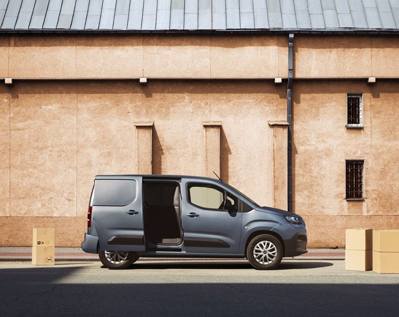 Fiat Doblo 50kWh ev l2 800 100kW aut