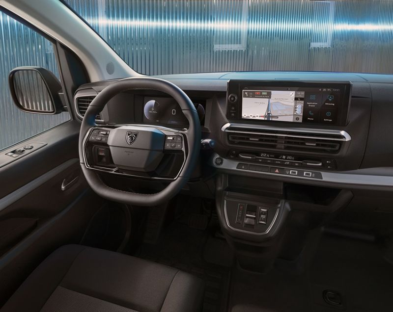 Peugeot Expert 50kWh ev l2 100kW aut