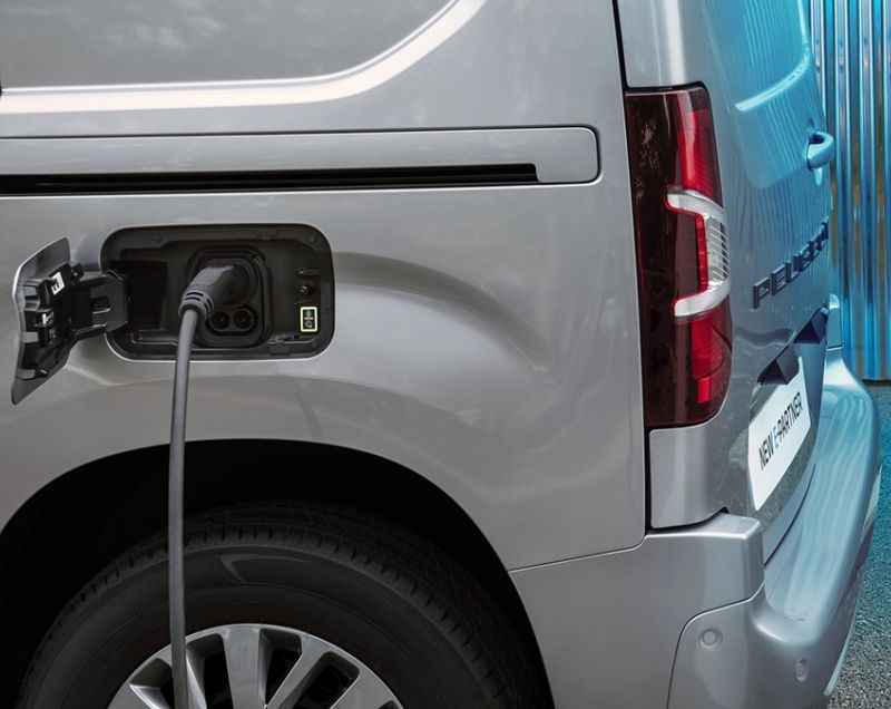 Peugeot Partner 50kWh ev l2 800 flex crewcab 100kW aut