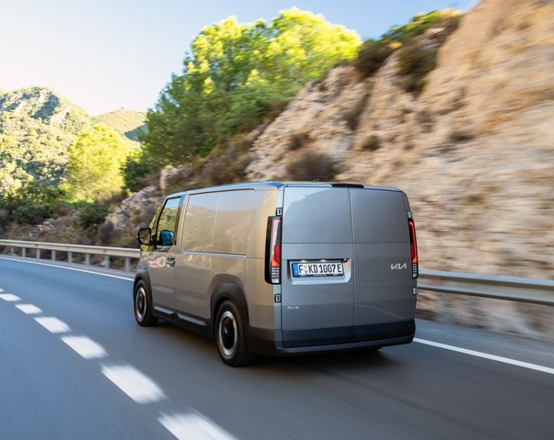 Kia PV5 43.3kWh ev l2h1 essential 89.4kW