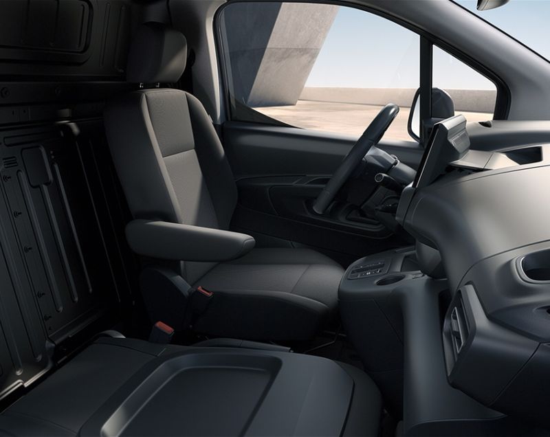 Toyota ProAce City 50kWh ev l2 long challenger 100kW aut
