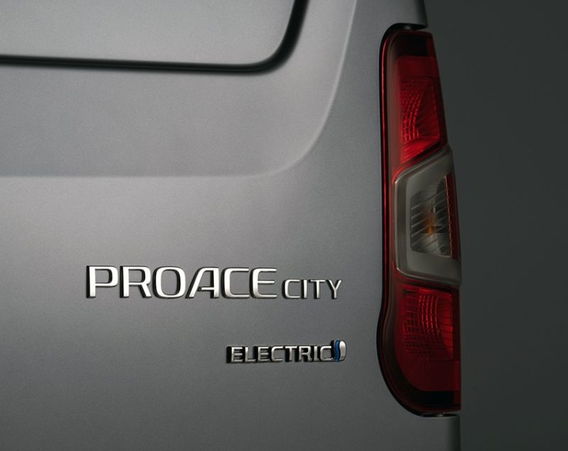 Toyota ProAce City 50kWh ev l2 long challenger 100kW aut