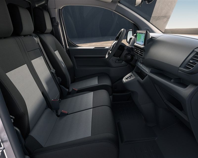 Toyota ProAce Worker 50kWh ev l2 long worker navigator standard range 100kW aut