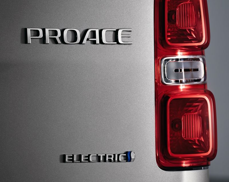 Toyota ProAce Worker 75kWh ev truck challenger extra range 100kW aut