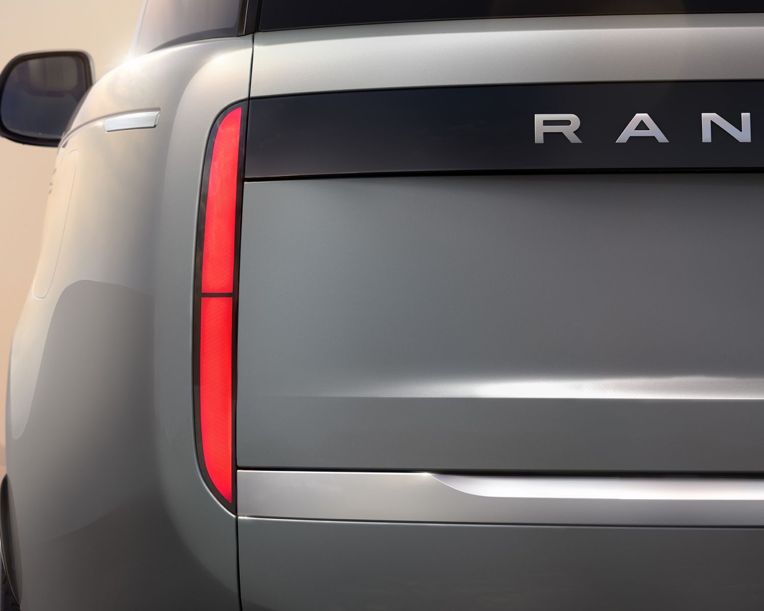 Range Rover Electric ActivLease