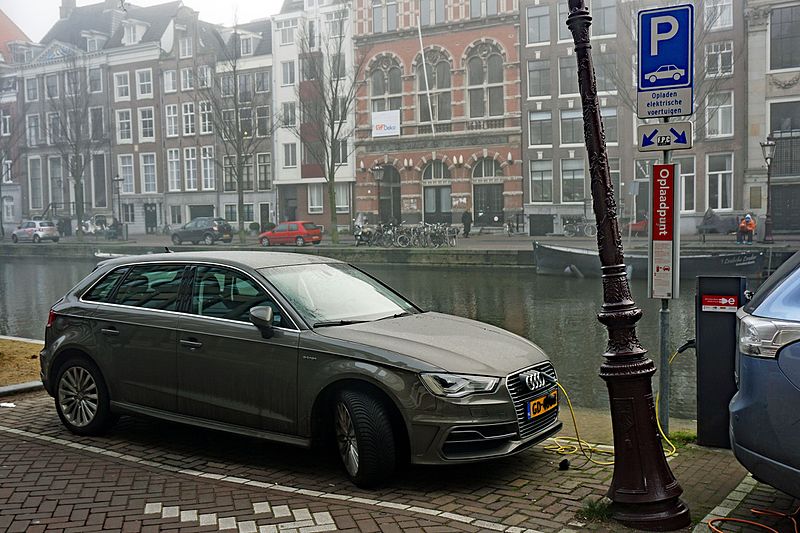 Auto laden Amsterdam