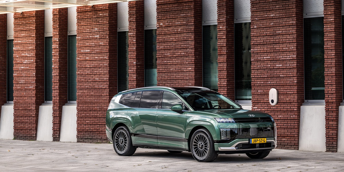 Elektrische auto levert via vehicle-to-grid technologie stroom terug aan het elektriciteitsnet Elektrische auto bidirectioneel laden - ActivLease