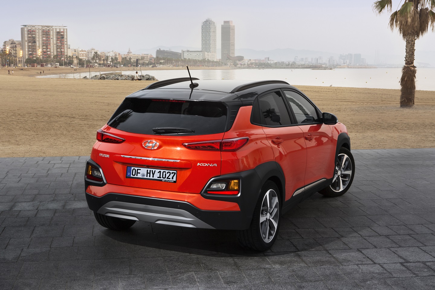 Hyundai Kona Pulse Red two-tone