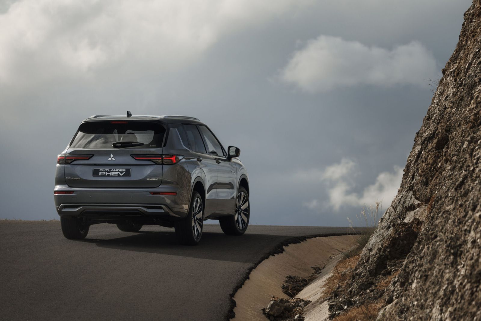 Mitsubishi Outlander PHEV (2025) - ActivLease