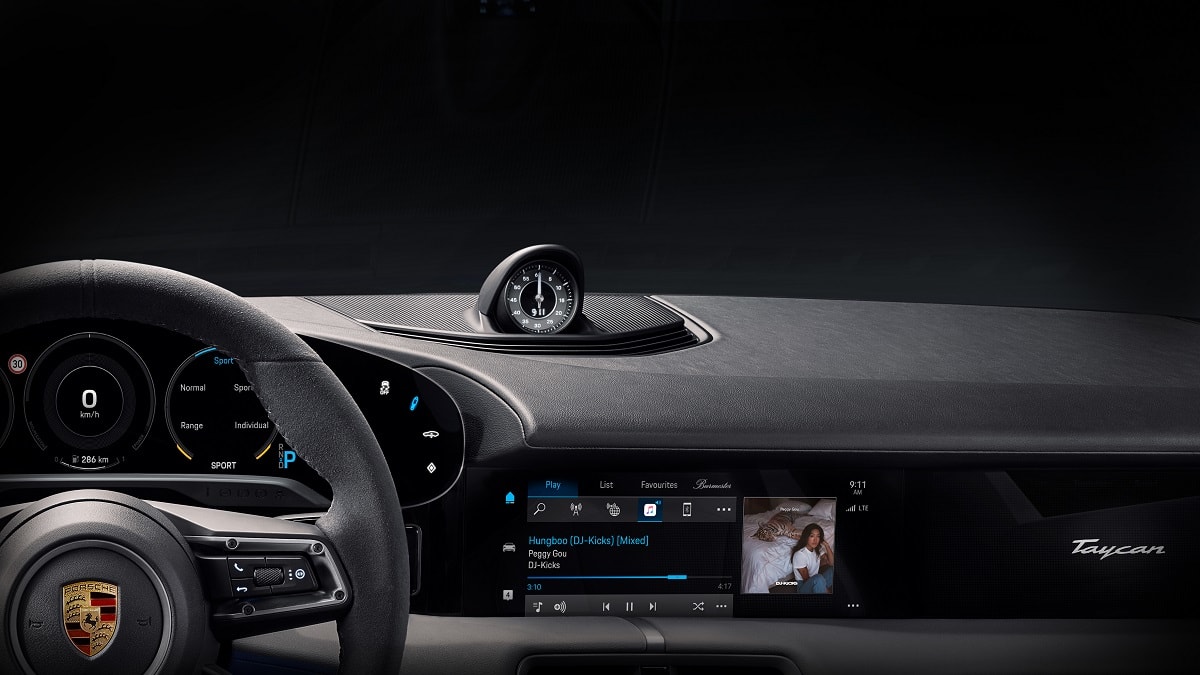 Porsche Taycan dashboard