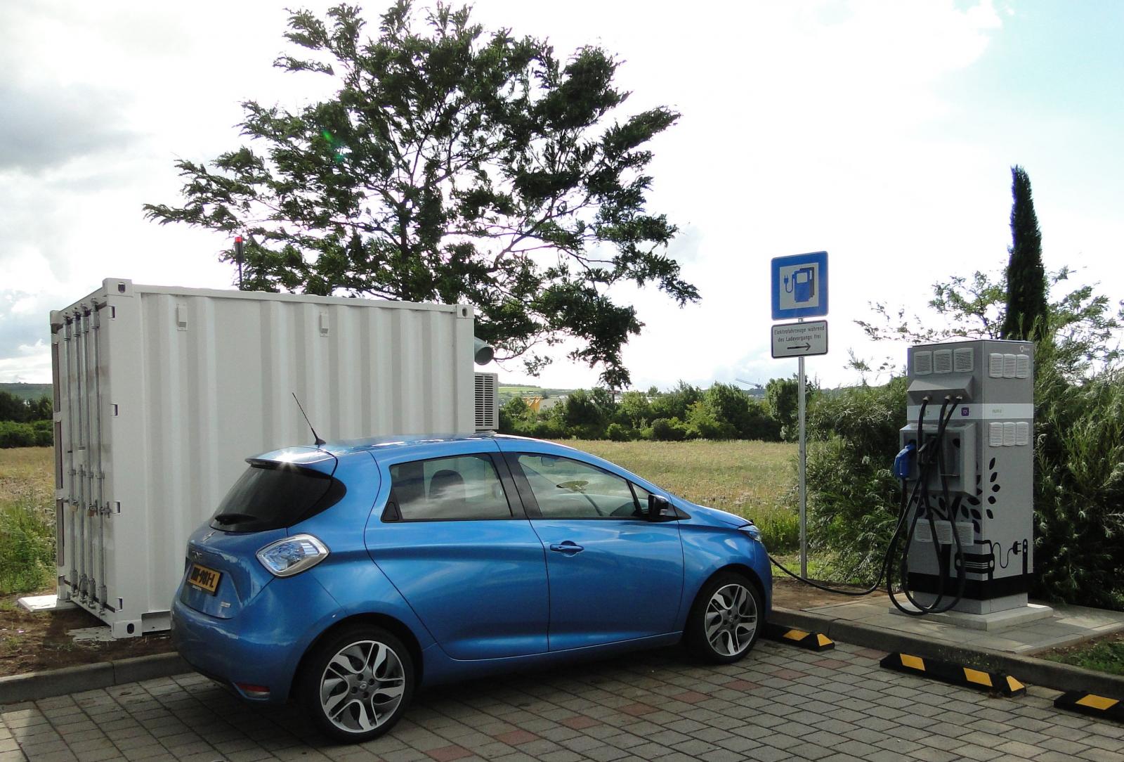 Renault Zoe aan de oplader