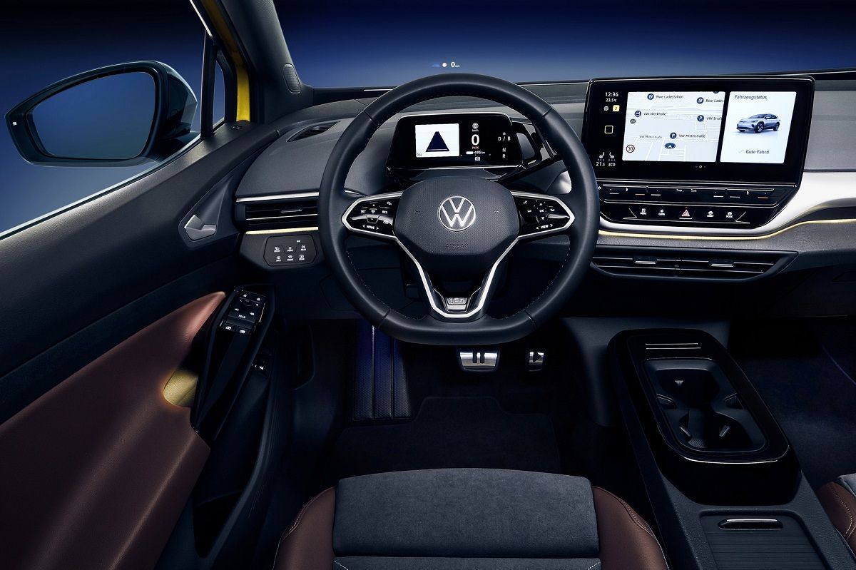 De VW ID.4 heeft een ruim interieur met meerdere digitale schermen