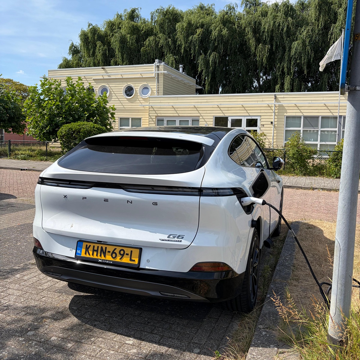 Met een volle accu vertrokken we richting Antwerpen. Bij thuiskomst was er nog ruim 100 kilometer actieradius over Xpeng G6 Performance - ActivLease