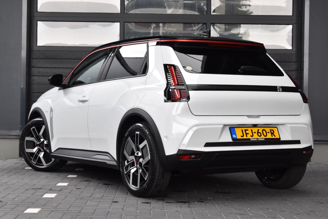 renault-5-comfort-range-techno-wit-shortlease-activlease renault-5-comfort-range-techno-wit-shortlease-activlease