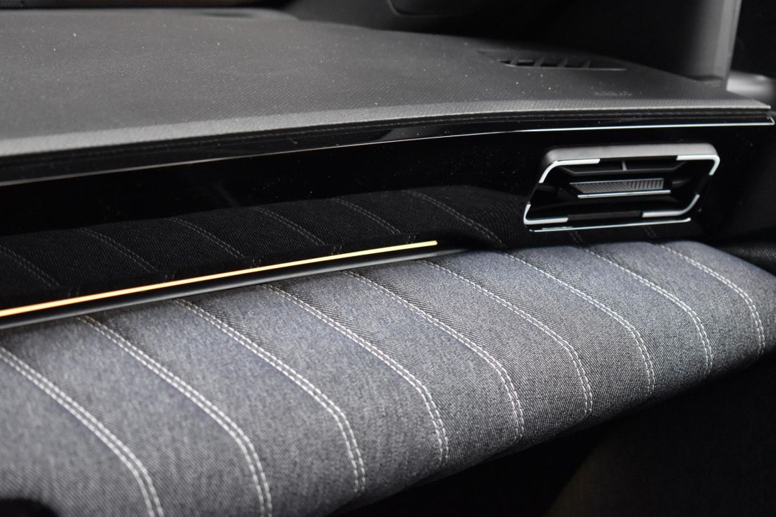 renault-5-comfort-range-techno-wit-shortlease-activlease renault-5-comfort-range-techno-wit-shortlease-activlease