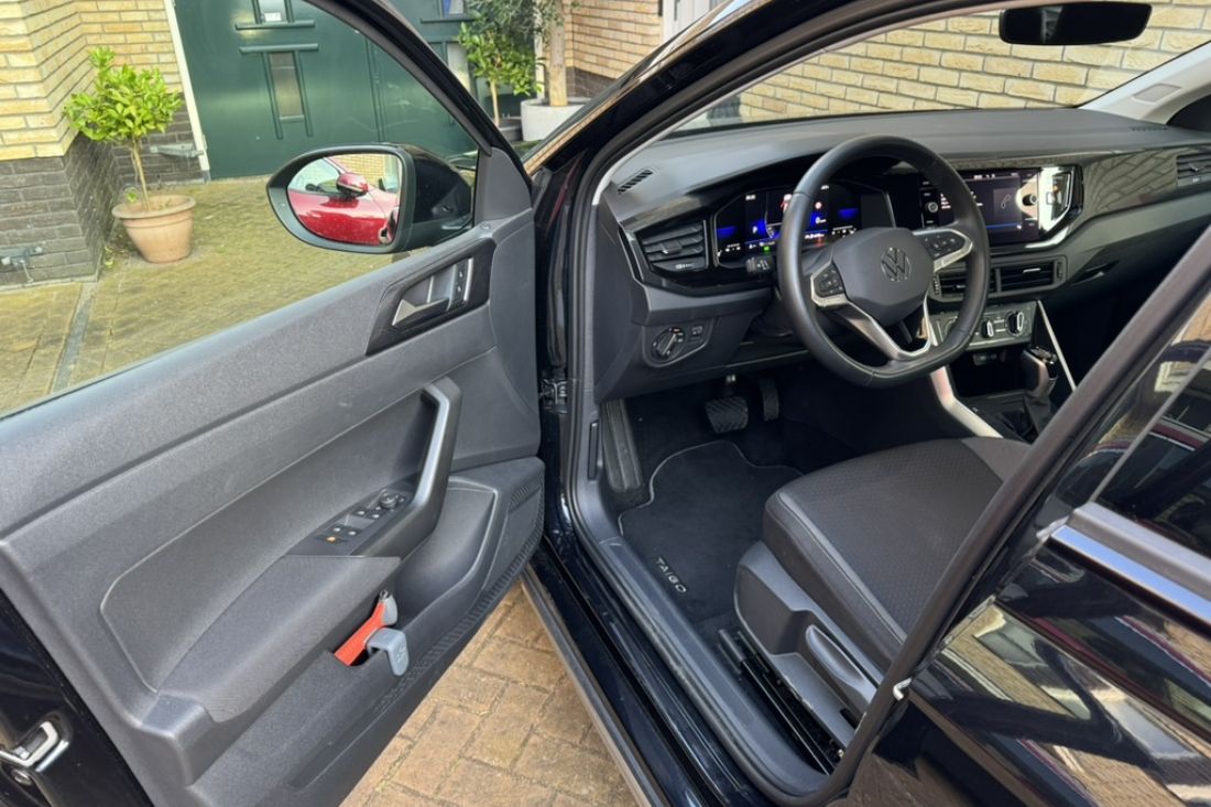 volkswagen-taigo-life-deep-black-activlease
