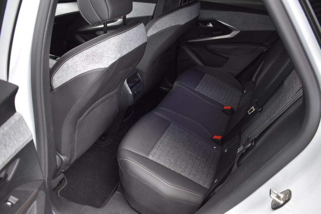 peugeot-e-3008-wit-shortlease-activlease