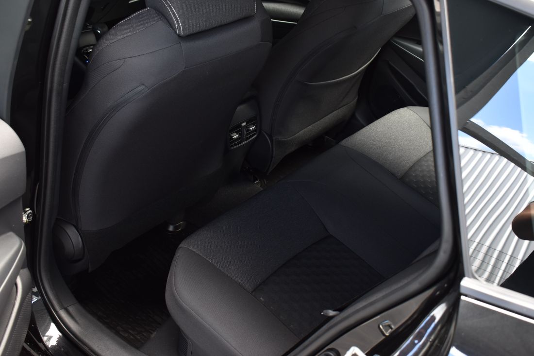 toyota-corolla-touring-sports-shortlease-activlease