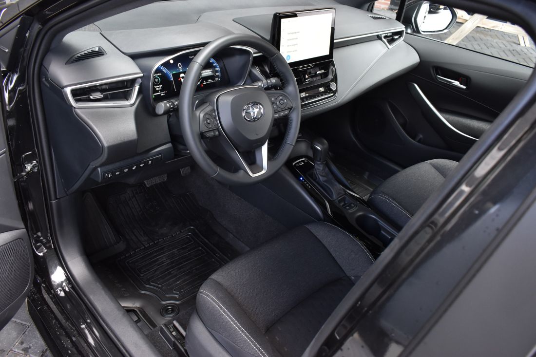 toyota-corolla-touring-sports-shortlease-activlease