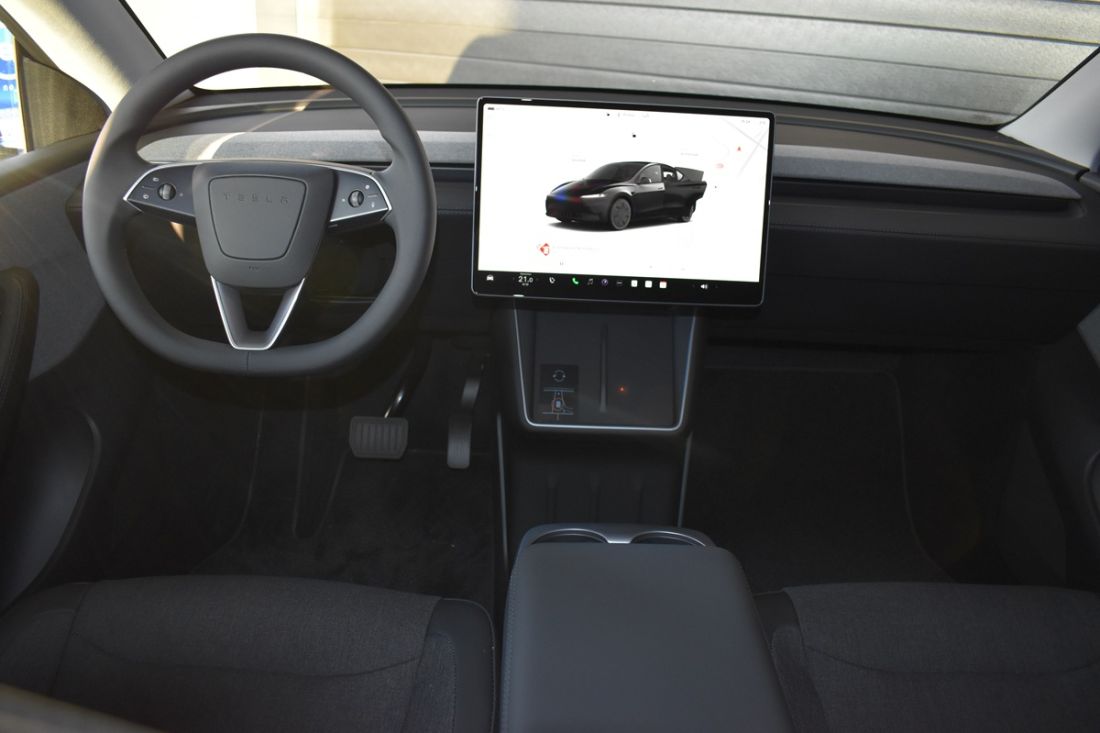 tesla-model-y-standard-shortlease-activlease tesla-model-y-standard-shortlease-activlease