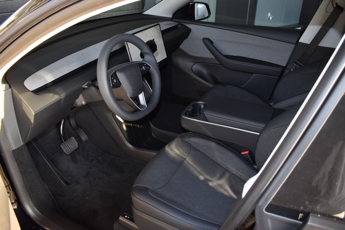 tesla-model-y-standard-shortlease-activlease