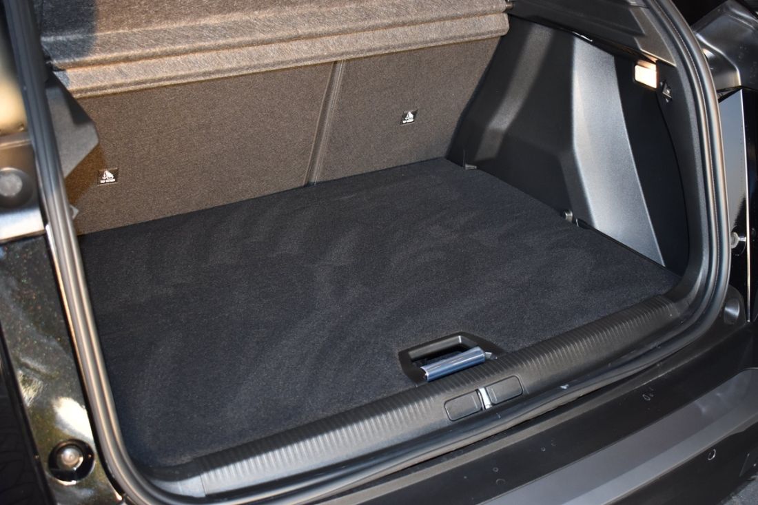 peugeot-e-2008-allure-avantage-zilver-shortlease-activlease