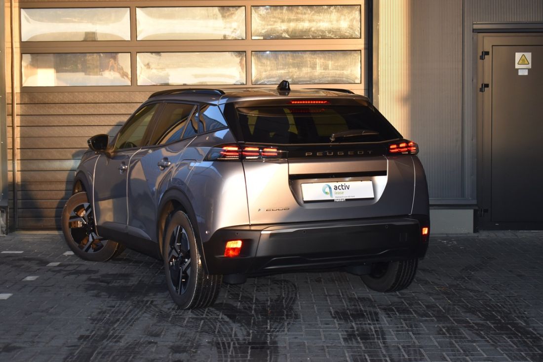 peugeot-e-2008-allure-avantage-zilver-shortlease-activlease