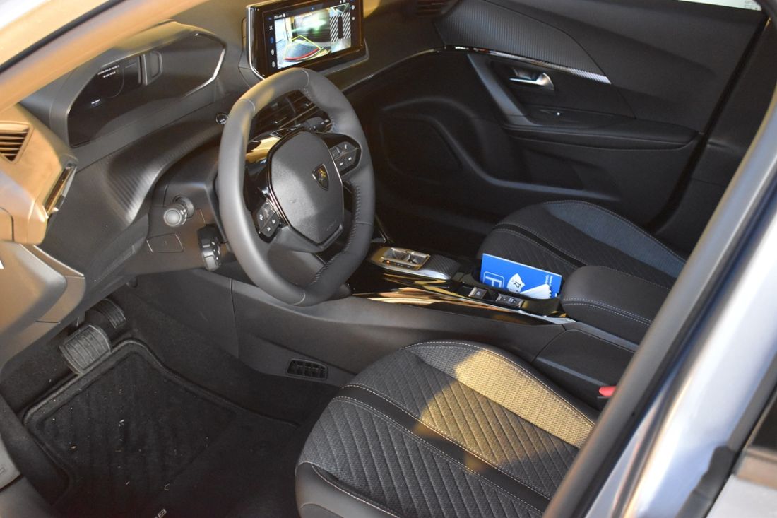 peugeot-e-2008-allure-avantage-zilver-shortlease-activlease