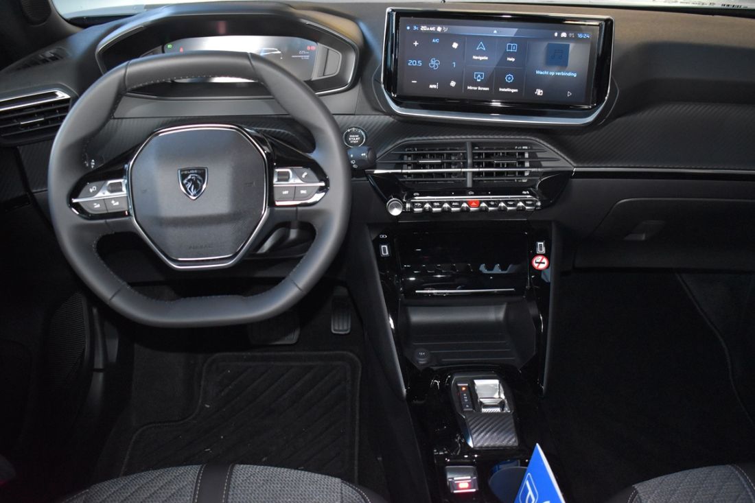 peugeot-e-2008-allure-avantage-zwart-shortlease-activlease peugeot-e-2008-allure-avantage-zwart-shortlease-activlease