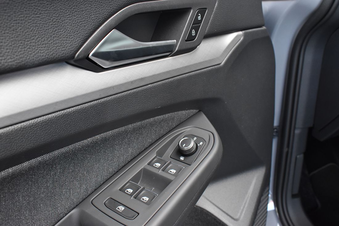 volkswagen-golf-10-etsi-110pk-life-grey