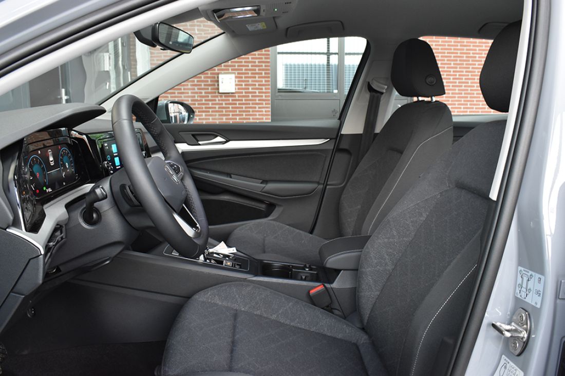 Volkswagen Golf 1.0 eTSI 110pk Life DSG-7