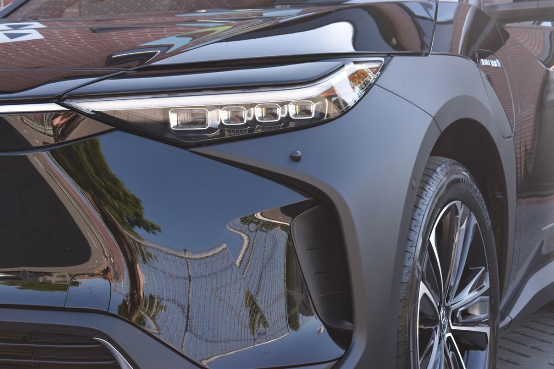 toyota-bz4x-premium-shortlease-zwart-activlease