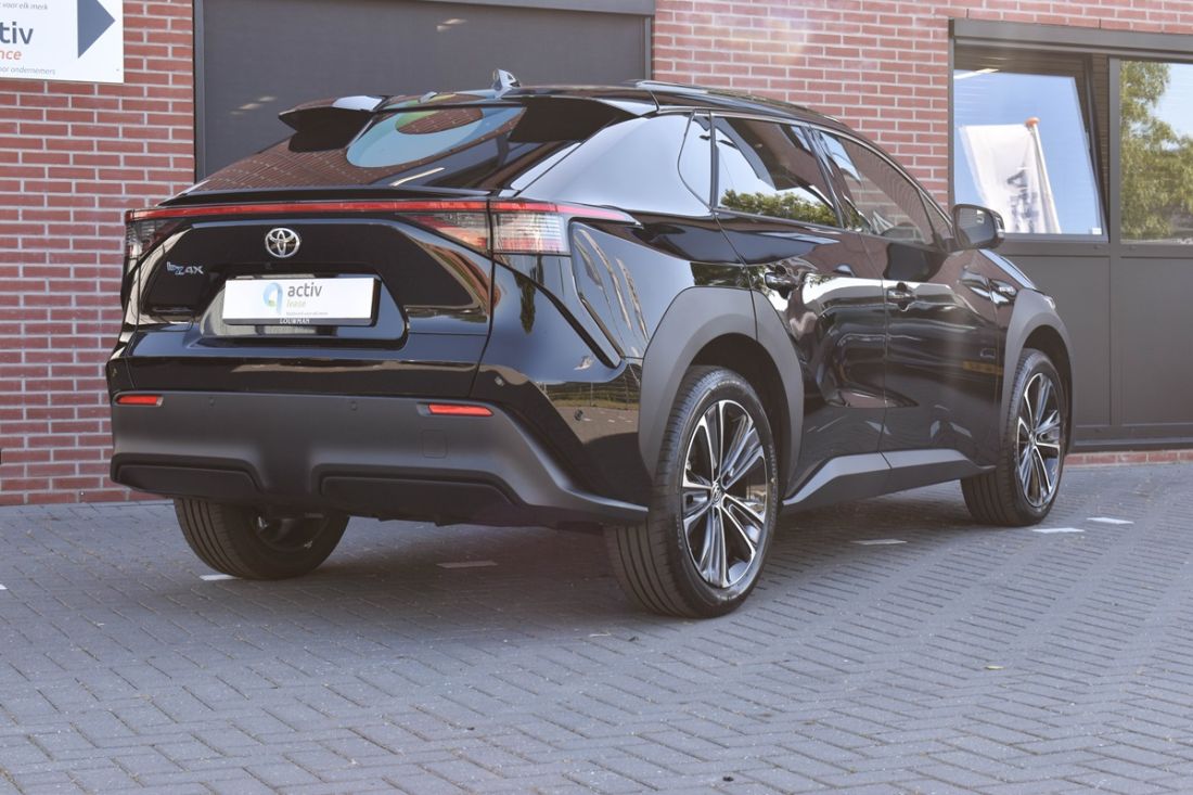 toyota-bz4x-premium-shortlease-zwart-activlease toyota-bz4x-premium-shortlease-zwart-activlease