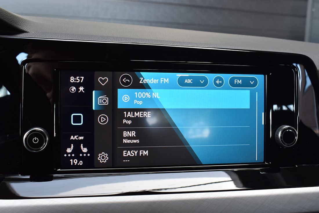 volkswagen-golf-10-etsi-110pk-life-grey