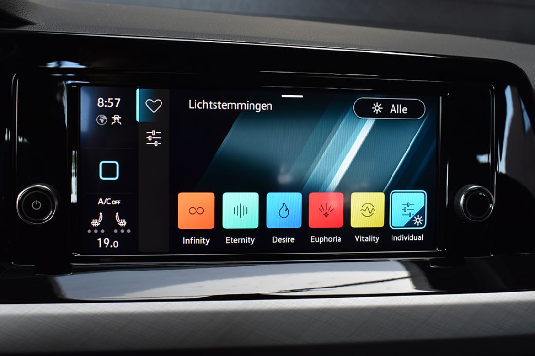 volkswagen-golf-10-etsi-110pk-life-grey