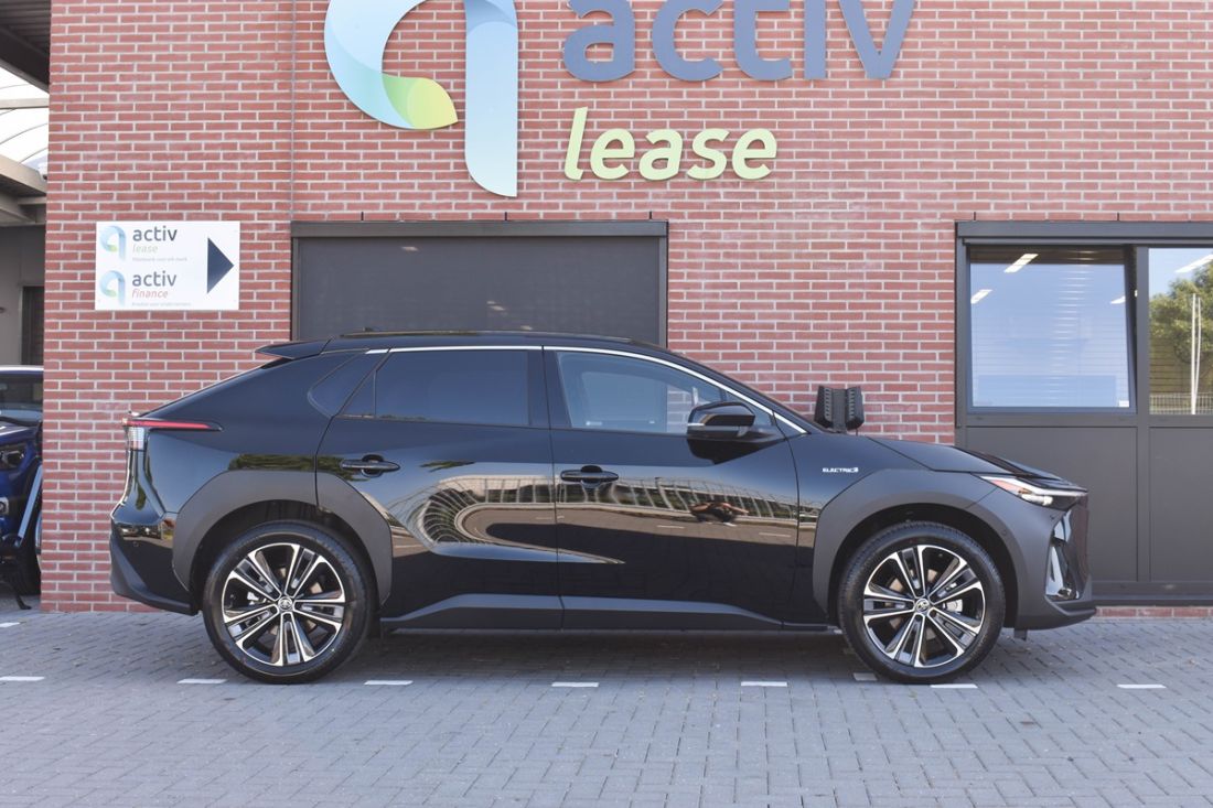 toyota-bz4x-premium-shortlease-zwart-activlease toyota-bz4x-premium-shortlease-zwart-activlease