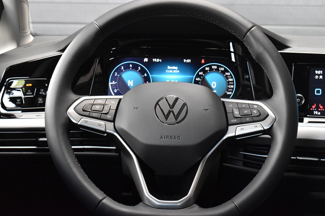 volkswagen-golf-10-etsi-110pk-life-grey