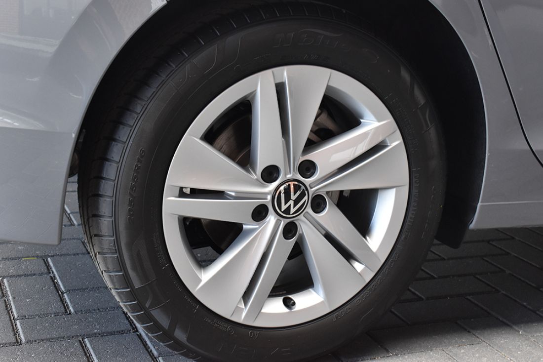 Volkswagen Golf 1.0 eTSI 110pk Life DSG-7