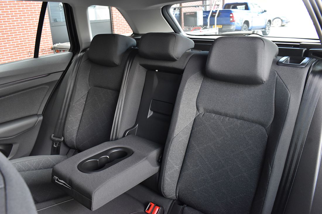 volkswagen-golf-variant-shortlease-trekhaak-activlease