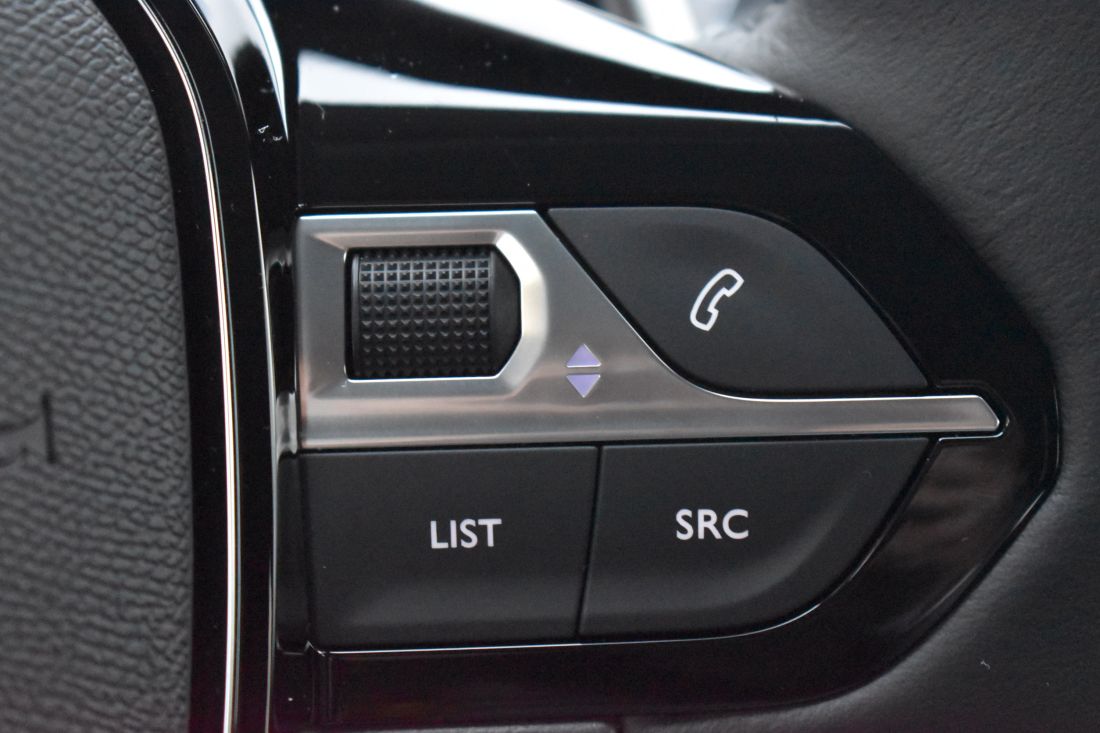 peugeot-208-allure-hybrid-gris-artense-shortlease-activlease peugeot-208-allure-hybrid-gris-artense-shortlease-activlease