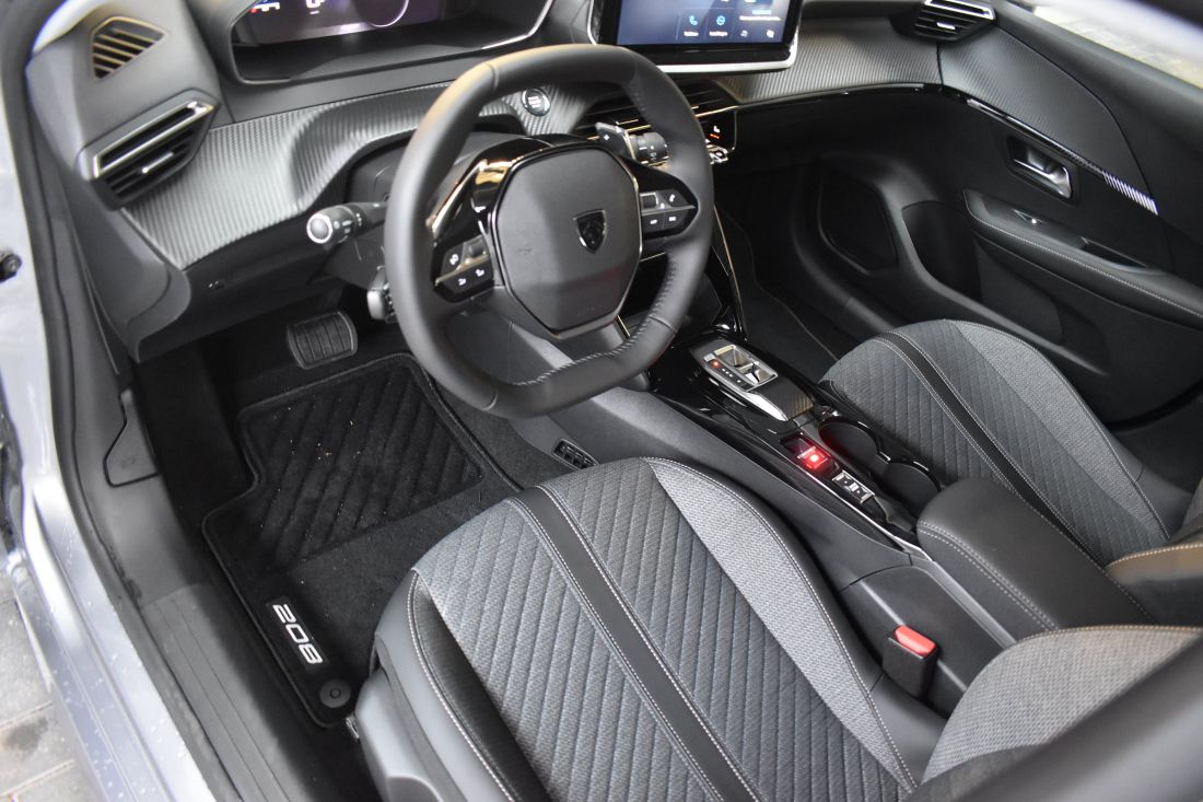 peugeot-208-allure-hybrid-gris-artense-shortlease-activlease peugeot-208-allure-hybrid-gris-artense-shortlease-activlease