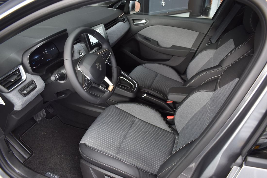 renault-clio-hybrid-techno-rafale-shortlease