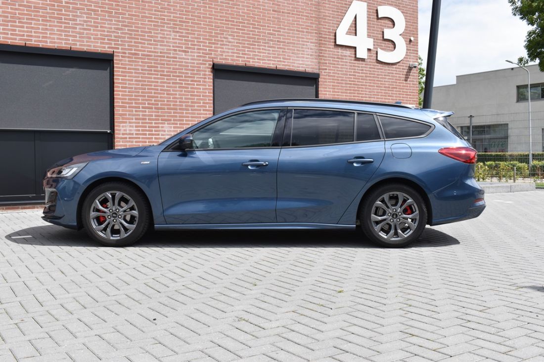 ford-focus-wagon-hybrid-shortlease-activlease1