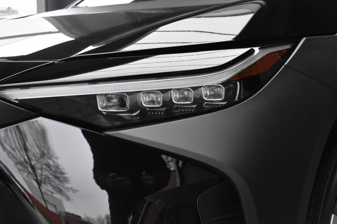 toyota-bz4x-dynamic-shortlease-zwart-activlease