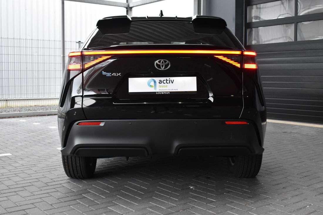 toyota-bz4x-dynamic-shortlease-zwart-activlease