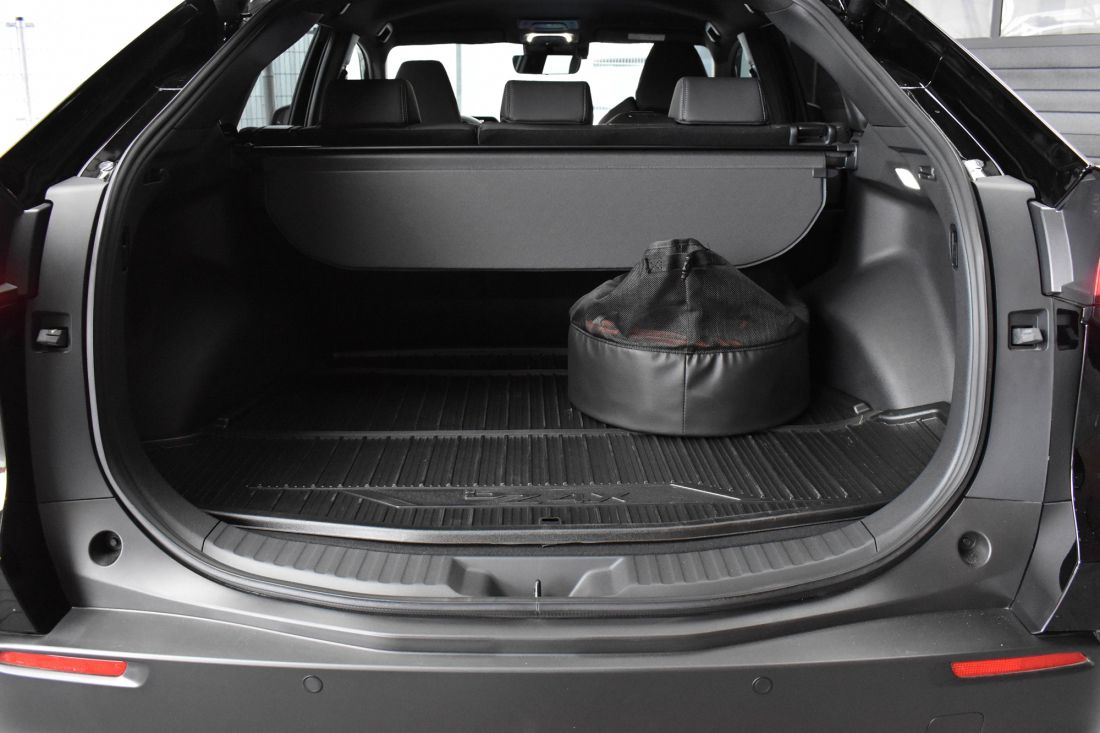 toyota-bz4x-dynamic-shortlease-zwart-activlease